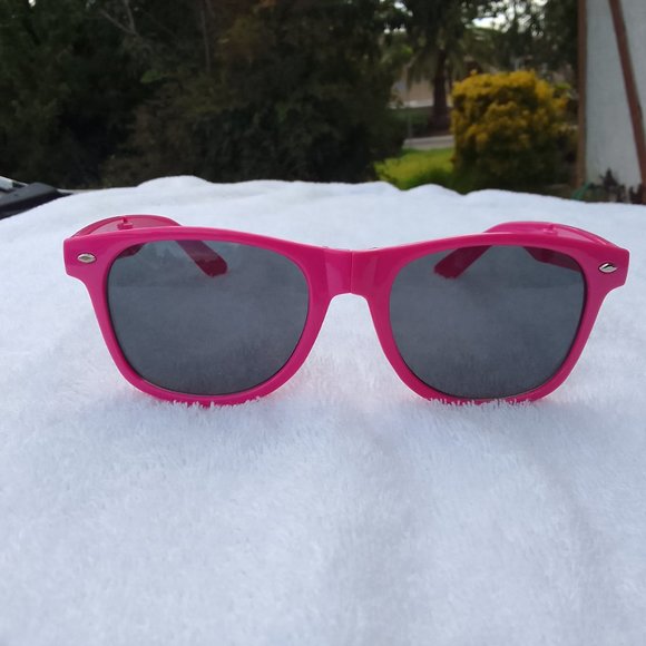 Bundle 1 Jessica Simpson sunglass & 2 gift pairs, brand new main image 14